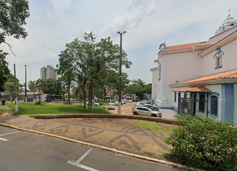 Motoneta é furtada próximo à praça Maria Izabel