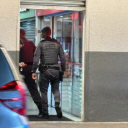 Briga termina em tiroteio dentro de supermercado na zona norte