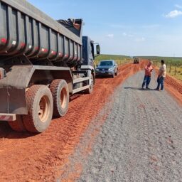 Marília recupera estradas rurais e reforça equipes para o período de chuvas