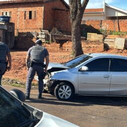 Tentativa de homicídio tem perseguição e acidente na zona norte
