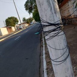 ‘Ela tem platina, dois pinos e não pode colocar o pé no chão’: drama causado pelos fios soltos
