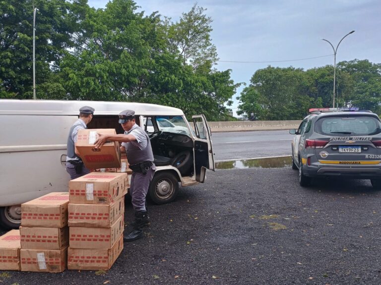 Polícia Rodoviária apreende 50 caixas de cigarros contrabandeados em Marília