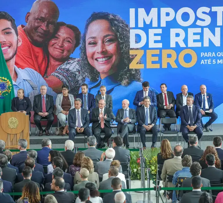 Lula sanciona isenção do IR para contribuintes que ganham até R$ 5 mil
