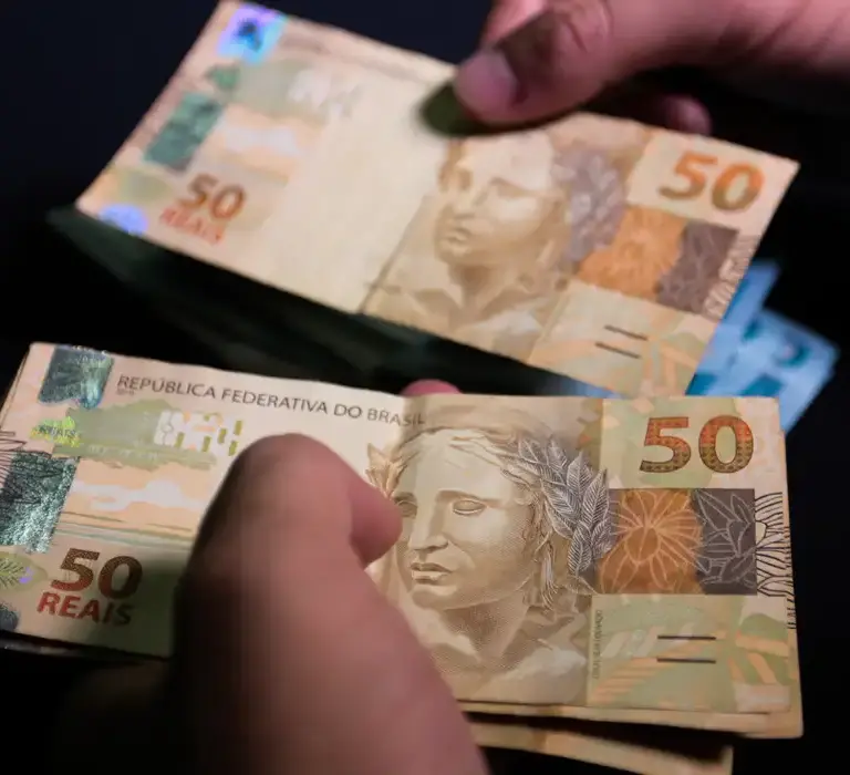 Brasileiros sacaram R$ 455,68 milhões esquecidos em bancos em setembro