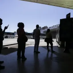 Nove em cada 10 mulheres já sofreram violência ao se deslocar à noite