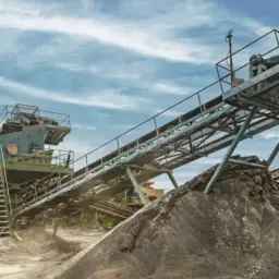 Marília firma convênio federal para comprar triturador de cascalho para estradas rurais