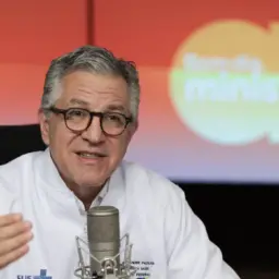 ‘Estamos vencendo essa batalha’, diz Padilha sobre vacinação