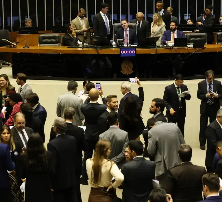 Câmara aprova redução de benefícios fiscais; projeto vai ao Senado