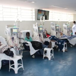 Santa Casa de Marília realiza 37,2 mil hemodiálises por ano e atende 62 municípios