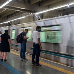 Pagamento por aproximação passa a ser usado no Metrô de São Paulo