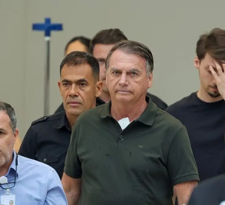 Moraes autoriza internação de Bolsonaro para realização de cirurgia