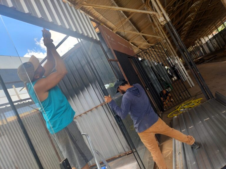 Ano Novo começa com fim do prazo para camelôs sobre trilhos