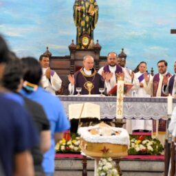 Diocese se despede de Dom Osvaldo com missas na catedral São Bento
