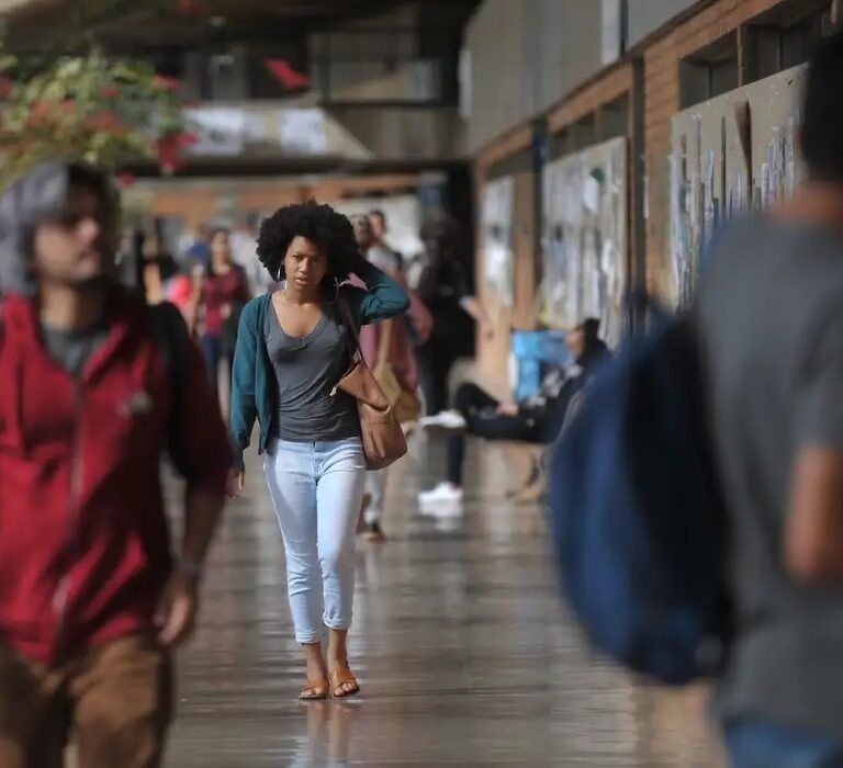 Orçamento 2026 traz corte de quase R$ 500 milhões para universidades