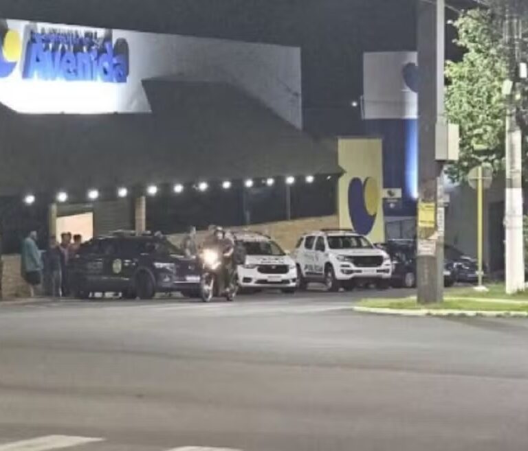 Bandidos armados assaltam supermercado e fazem reféns em Ourinhos; gerente é agredido