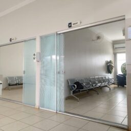 Velório é invadido e sala onde esteve corpo de autor de feminicídio é depredada