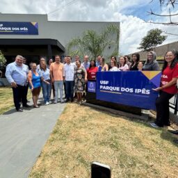 Marília entrega unidade de saúde revitalizada e recebe anúncio de R$ 1 milhão