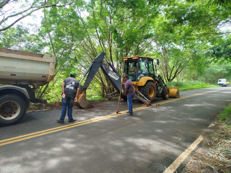 Pompeia contém início de erosão e evita interdição de ponte em vicinal