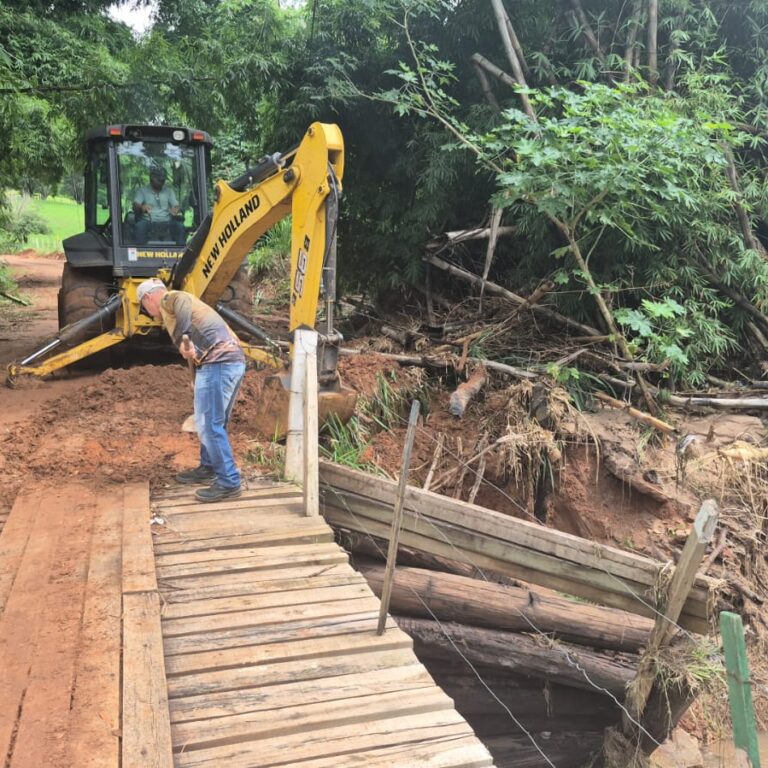 Prefeitura intensifica manutenção de estradas rurais após chuvas em distritos
