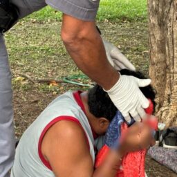 Homem em situação de rua é espancado em avenida no Centro; ‘fizeram maldade’