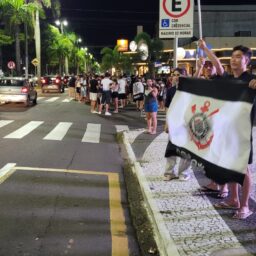 Corinthians vence a Copa do Brasil; marilienses começam a se reunir nas Esmeraldas