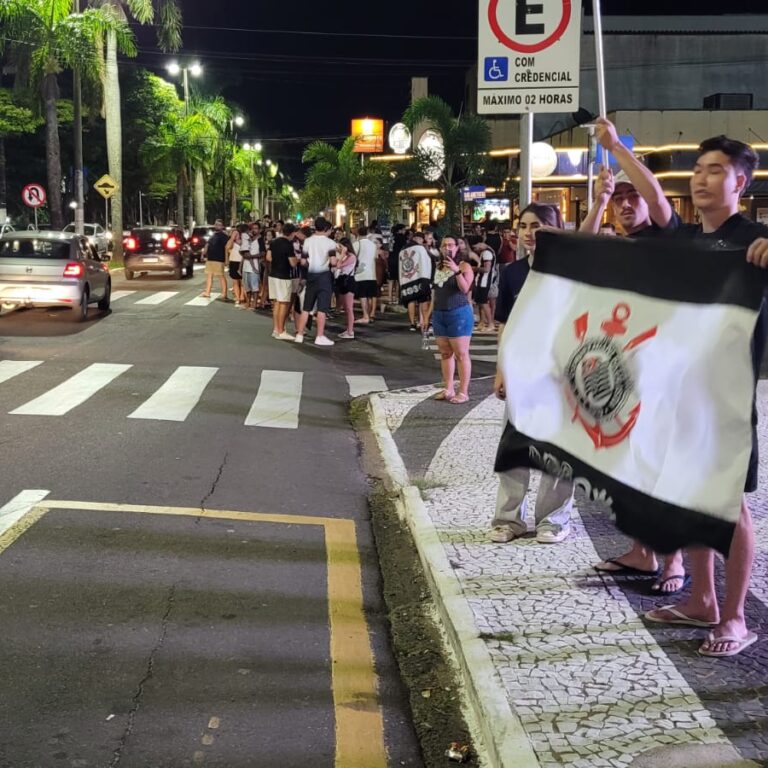 Corinthians vence a Copa do Brasil; marilienses começam a se reunir nas Esmeraldas