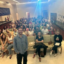 Parceria entre Unimar e Prefeitura leva IA à formação de professores