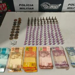 Homem é preso com mais de R$ 900 e drogas no Jardim Primavera em Pompeia