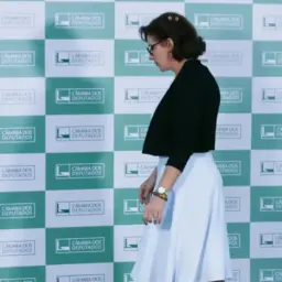 Câmara dos Deputados rejeita por maioria a cassação de Carla Zambelli