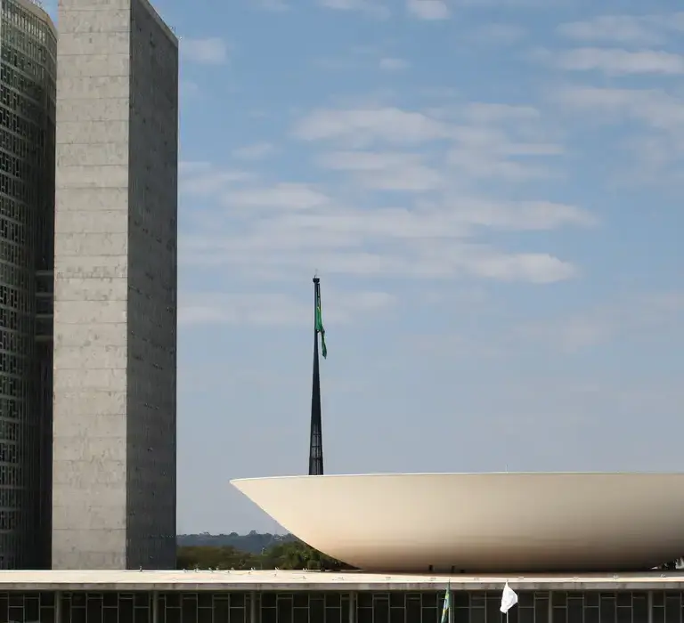 Buscas da Polícia Federal na Câmara têm como alvo ex-assessora de Lira