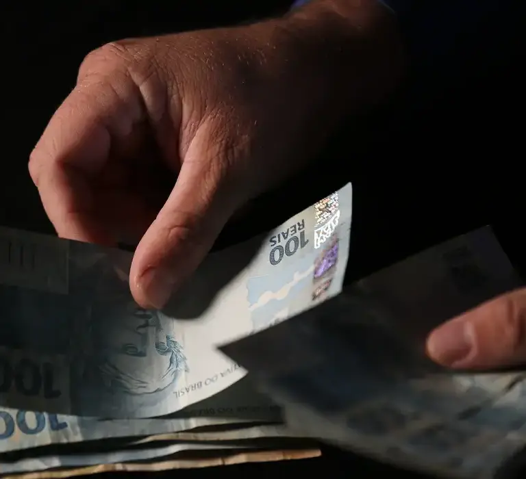 Governo federal libera saldo do FGTS retido pelo saque-aniversário