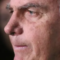 Com nova crise de soluços, Bolsonaro passa por outra cirurgia em Brasília