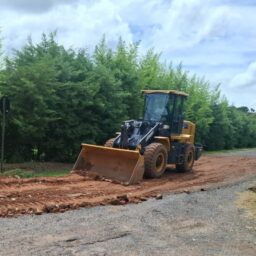 Prefeitura mantém obras em estradas rurais após chuvas em Marília