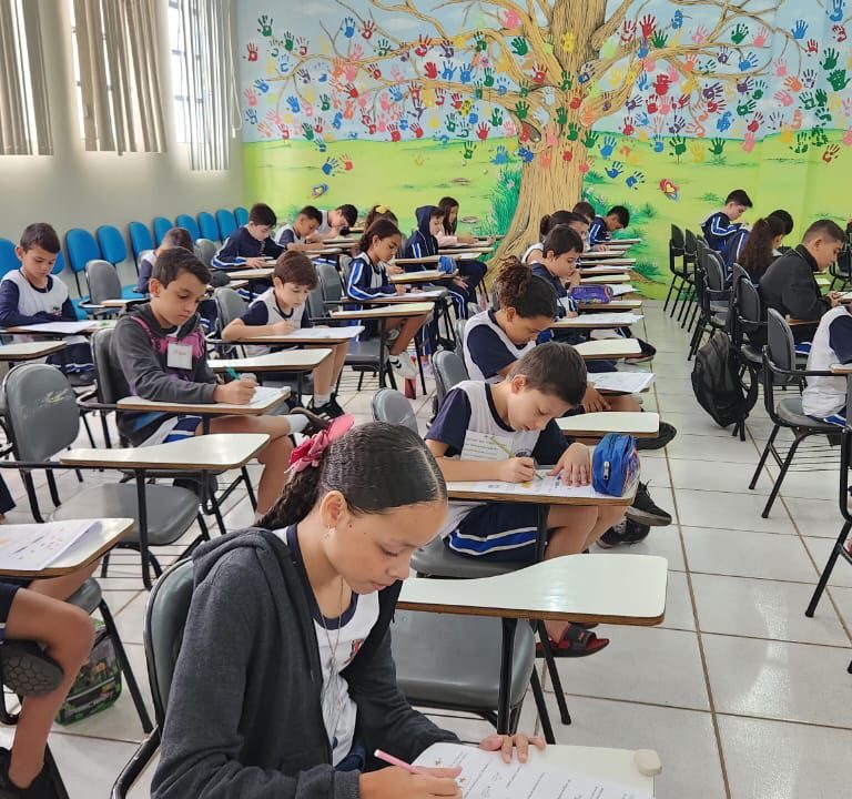 Prefeitura de Marília lança entrega de uniformes e material para 19 mil alunos