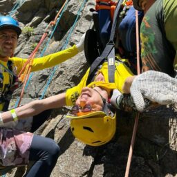 Marília participa de treinamento de rapel inclusivo e avança no turismo acessível