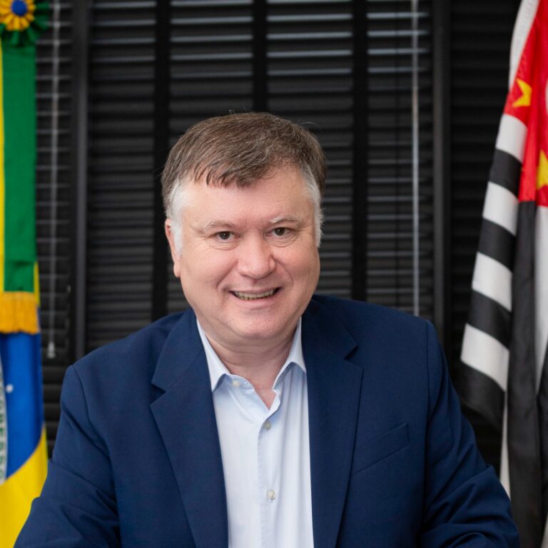 Marília recebe secretário de estado e assina convênios