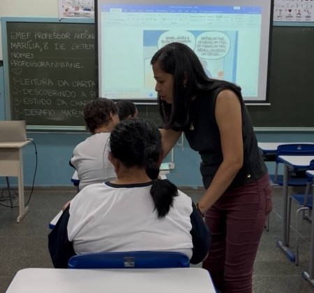 EJA Marília recebe matrículas para alfabetização de jovens e adultos