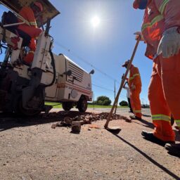 Zona norte recebe força-tarefa de zeladoria e tapa-buraco