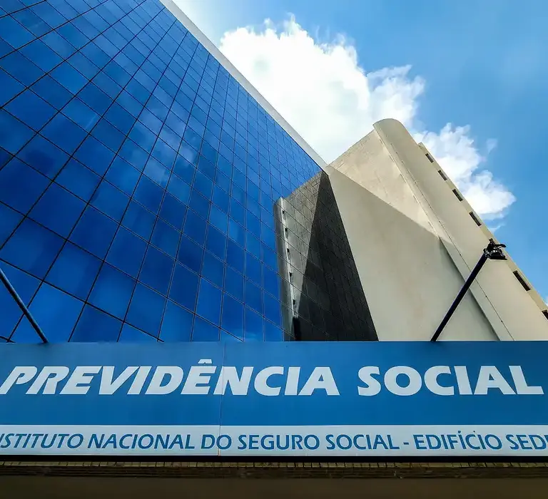 Sancionada lei que proíbe descontos em benefícios do INSS