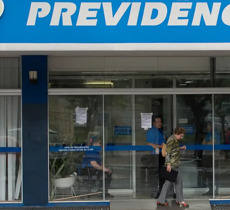 Agências do INSS abrem para atendimento extra neste sábado e domingo