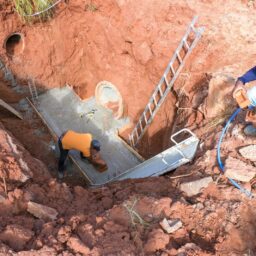 Prefeitura de Pompeia inicia obras para recuperar drenagem na rua Quintino Bocaiúva