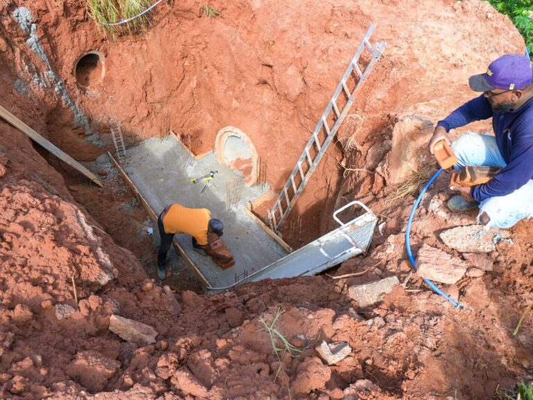 Prefeitura de Pompeia inicia obras para recuperar drenagem na rua Quintino Bocaiúva