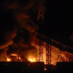 Governo dos EUA anuncia captura de Maduro após ataque militar na Venezuela