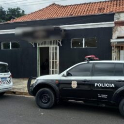 Polícia desmonta ponto de tráfico disfarçado de estúdio de tatuagem em Garça