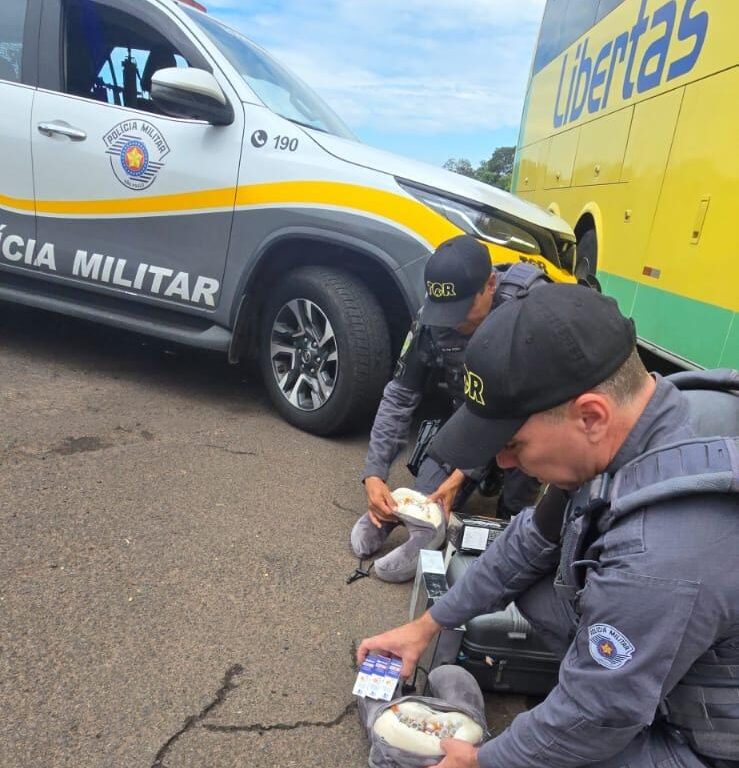 Mulher é presa com medicamentos para emagrecimento escondidos