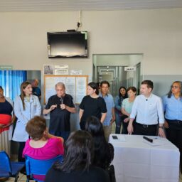 Quintana apresenta novos equipamentos e autoriza obras no Centro de Fisioterapia