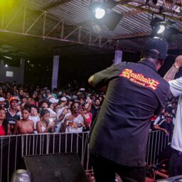 Hip hop transforma vidas e ocupa espaços esquecidos em Marília