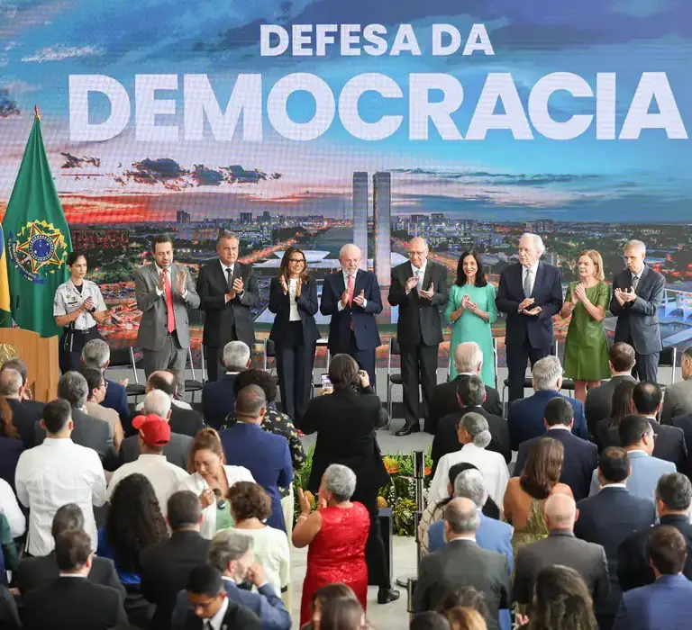 Lula veta integralmente chamado projeto de lei da Dosimetria