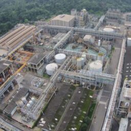 Prefeito de Cubatão pede ajuda para tentar reverter fechamento de fábricas