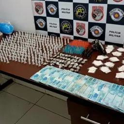 Após mortes e atos de violência, polícia apreende arma, drogas e dinheiro na região